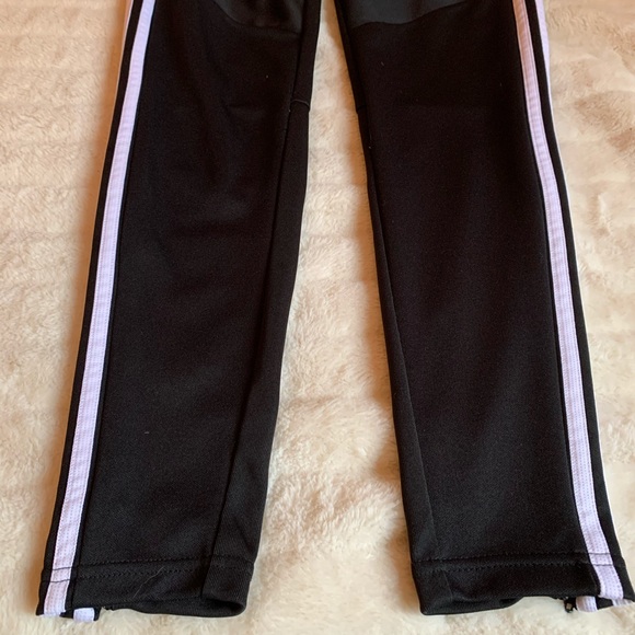 Adidas pants 🤩 - Picture 3 of 4